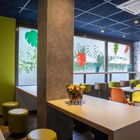 Ibis Budget Bord De Menton