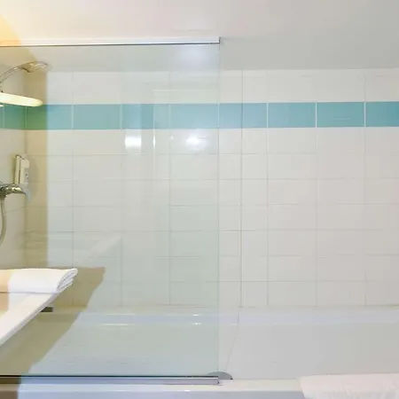 Ibis Budget Bord De 2* Μεντόν
