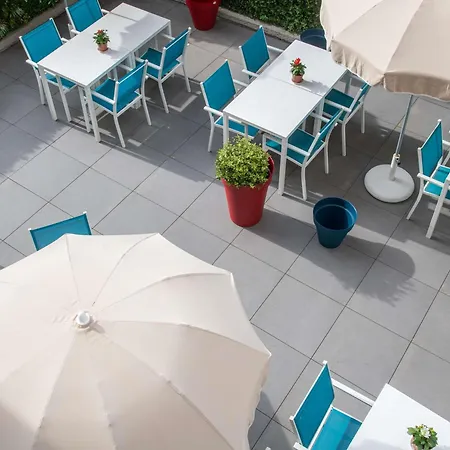 Ibis Budget Bord De Hotel 2*