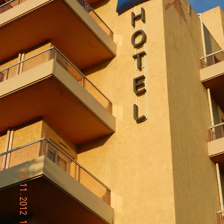 Ibis Budget Bord De Mentone