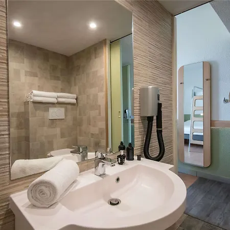 Ibis Budget Bord De Mentone