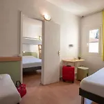 Ibis Budget Bord De Hotel 2*