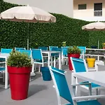 Ibis Budget Bord De 2* مينتون