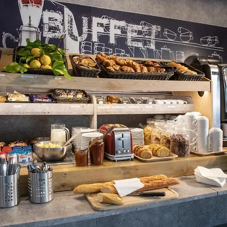 Hotel Ibis Budget Bord De Mentone