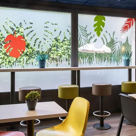 Ibis Budget Bord De Hotel 2*