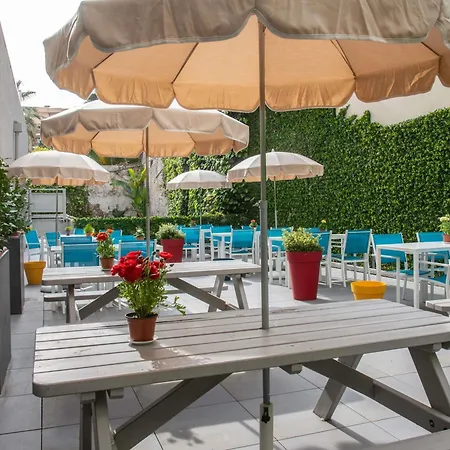 Hotel Ibis Budget Bord De 2*