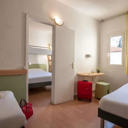 Ibis Budget Bord De Hotel 2*