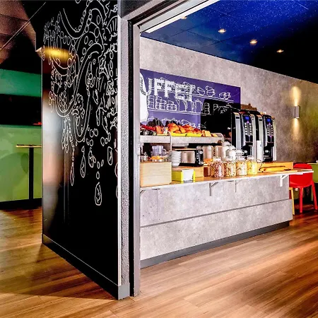 Ibis Budget Bord De Hotel 2*