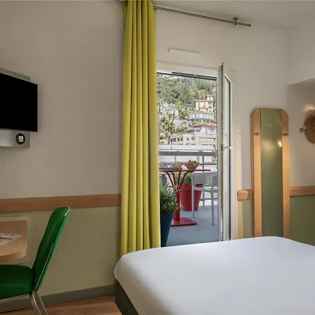 Ibis Budget Bord De Hotel 2*
