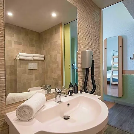 Ibis Budget Bord De 2*