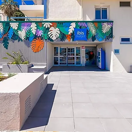 Ibis Budget Bord De Hotel 2*