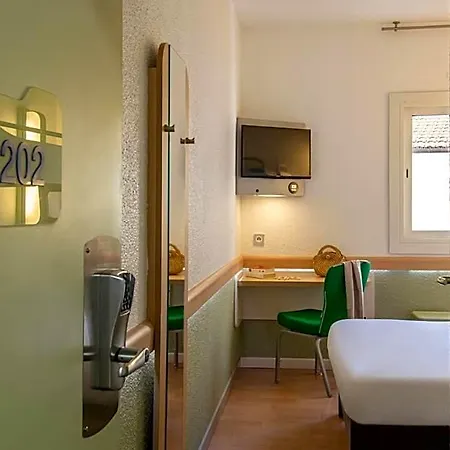 Ibis Budget Bord De 2*