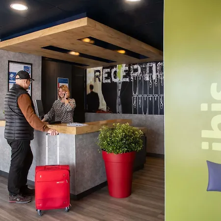 Ibis Budget Bord De Hotel 2*
